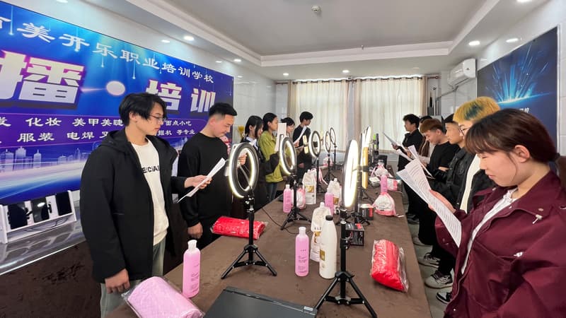 济宁美开乐职业培训学校 技能点亮梦想，铺就多元成才路​